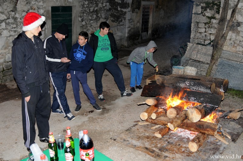 Badnjak (01)